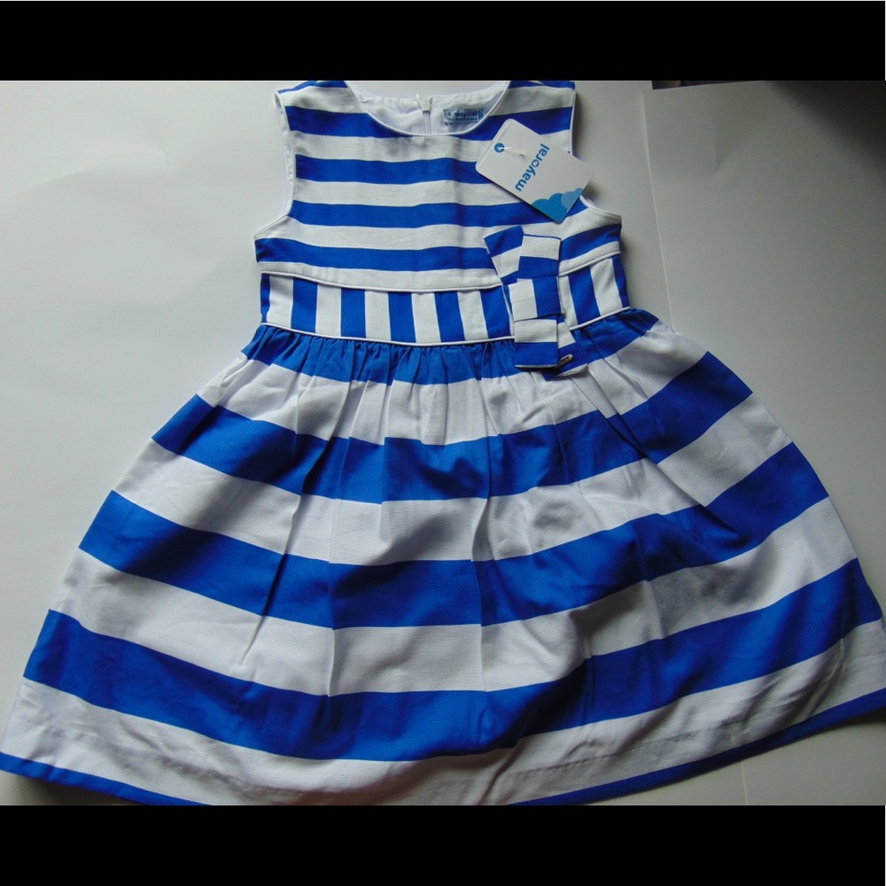 Blue and white striped sleeveless dress with bow🎀